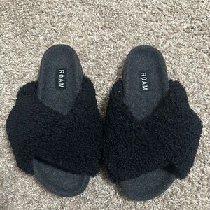 ROAM Black Fuzzy Slide Sandals